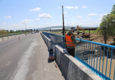В Гудермесском районе в рамках нацпроекта ремонтируют мост через реку Сунжа